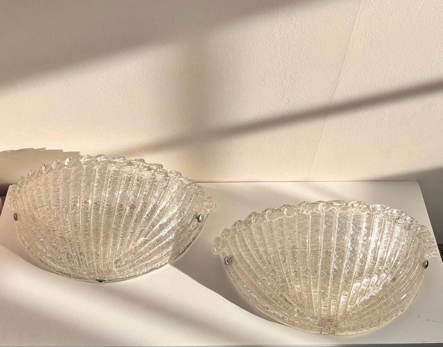 Large Pair of Murano 'Graniglia' Glass Scalloped Wall Lights