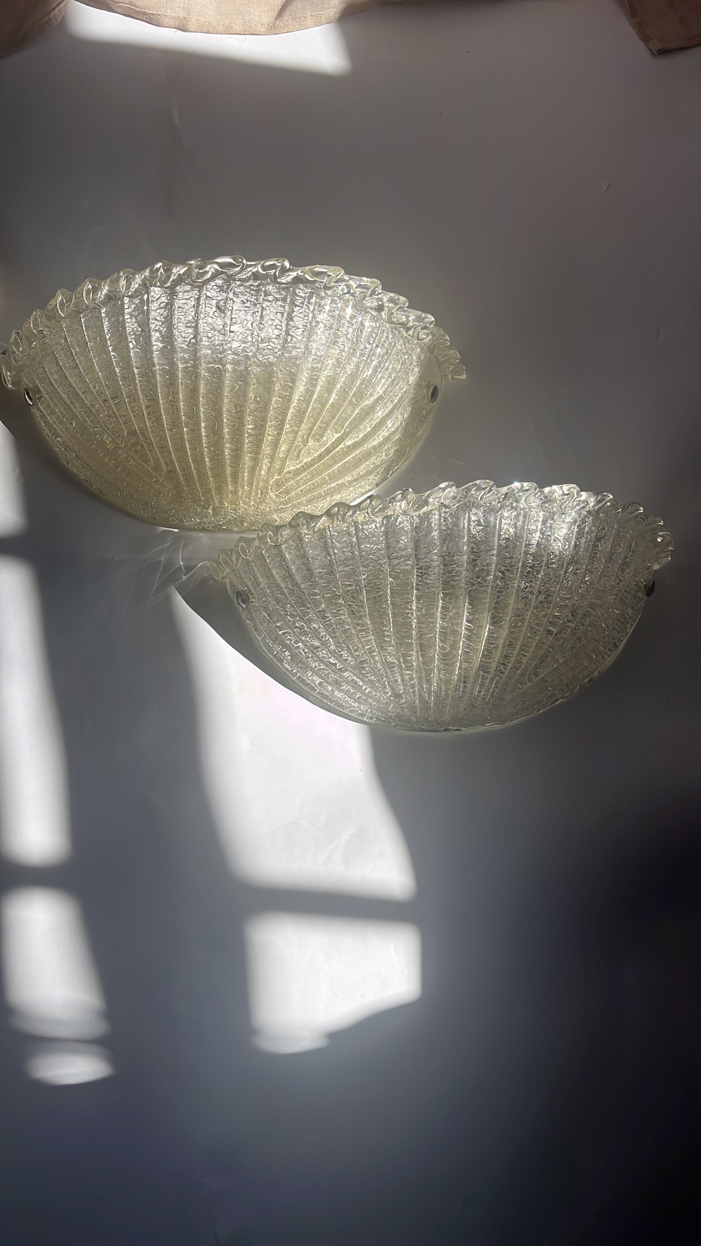 Large Pair of Murano 'Graniglia' Glass Scalloped Wall Lights