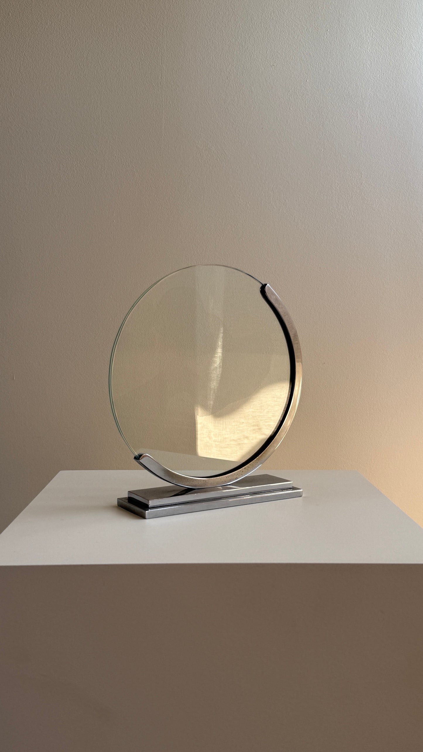 Art Deco Circular Polished Chrome Photo Frame, c.1930