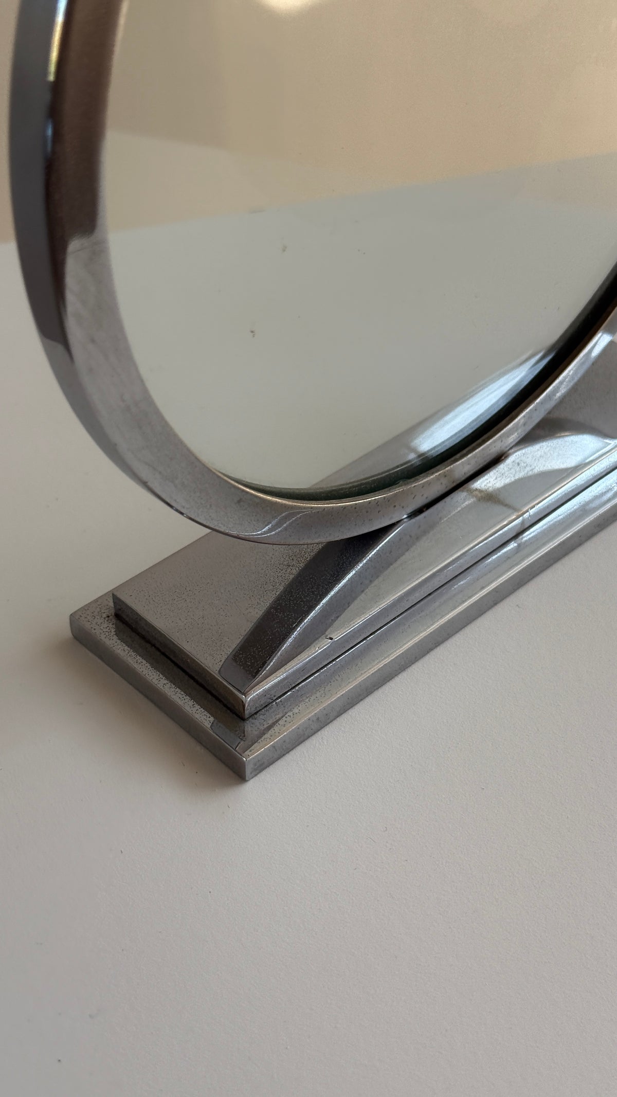 Art Deco Circular Polished Chrome Photo Frame, c.1930