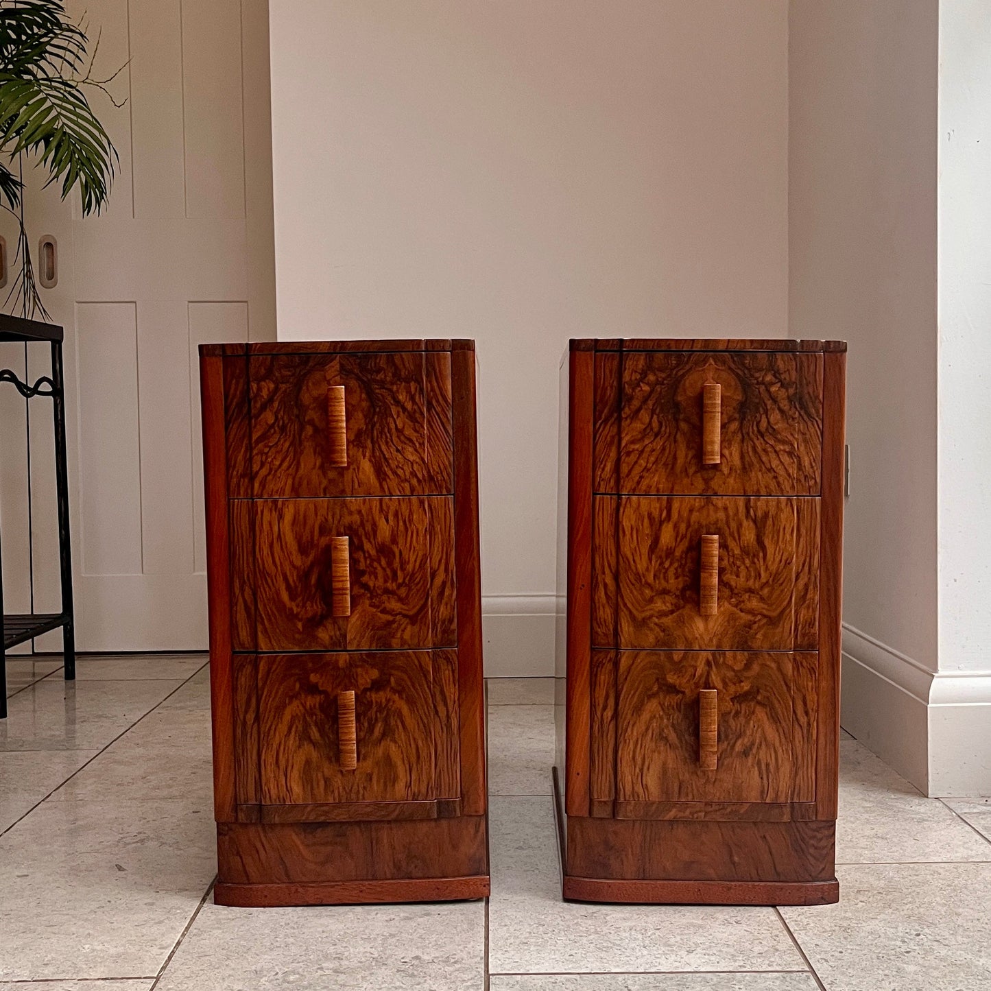 Pair of 1930s Art Deco Bedside Cabinets with Burr Walnut Drawer Fronts
