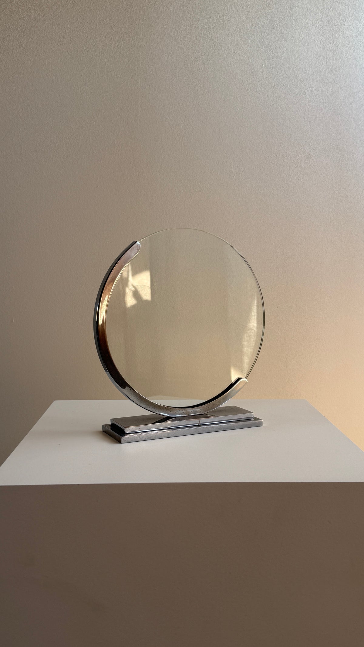 Art Deco Circular Polished Chrome Photo Frame, c.1930