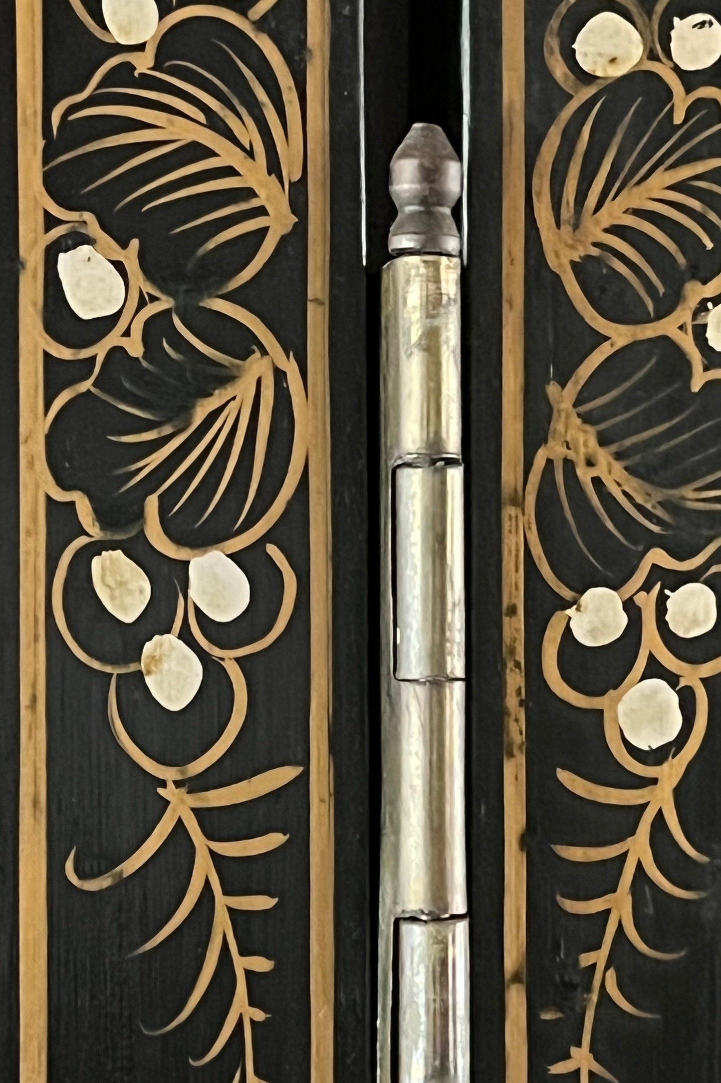Mid-century Chinoiserie Lacquered Folding Screen