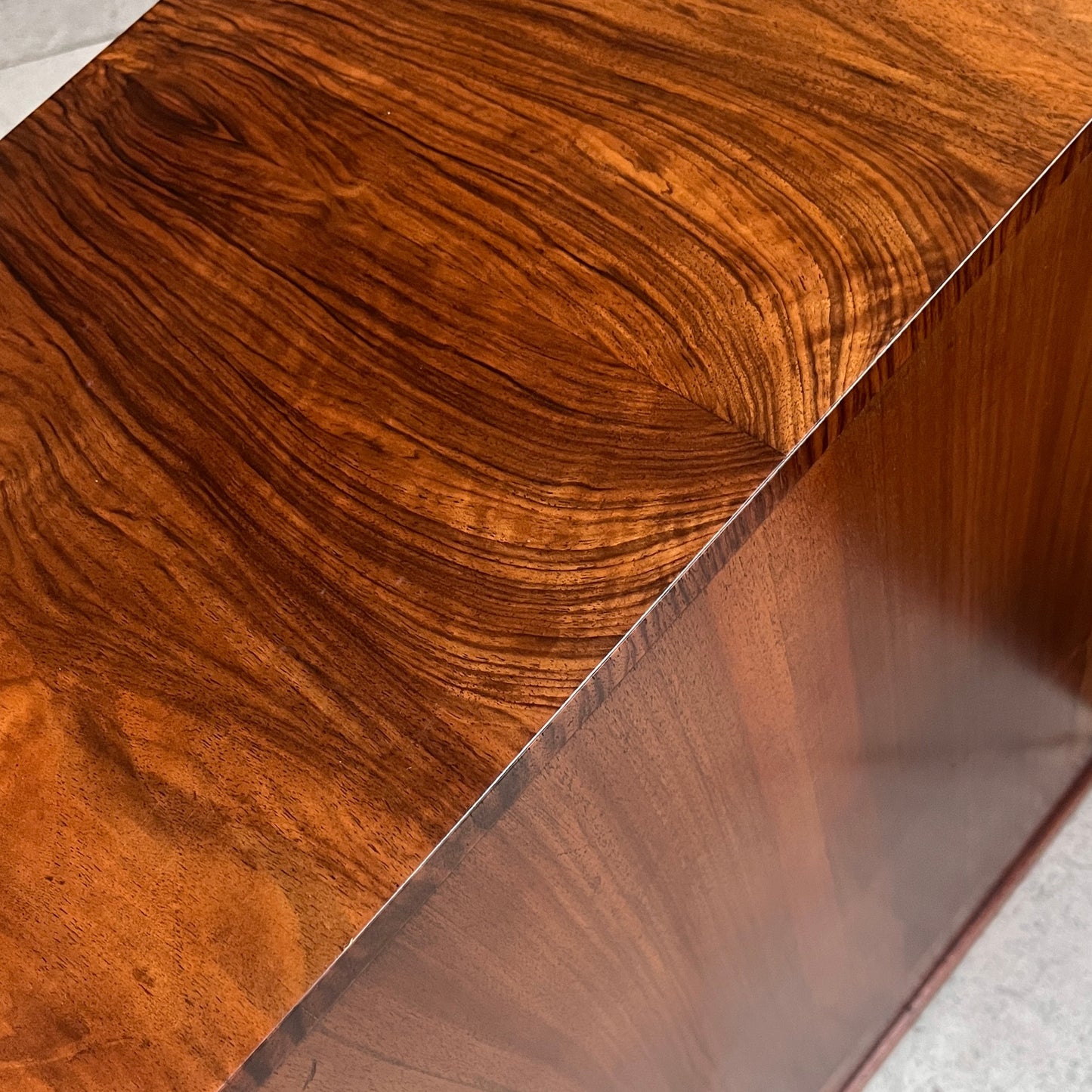 Pair of 1930s Art Deco Bedside Cabinets with Burr Walnut Drawer Fronts