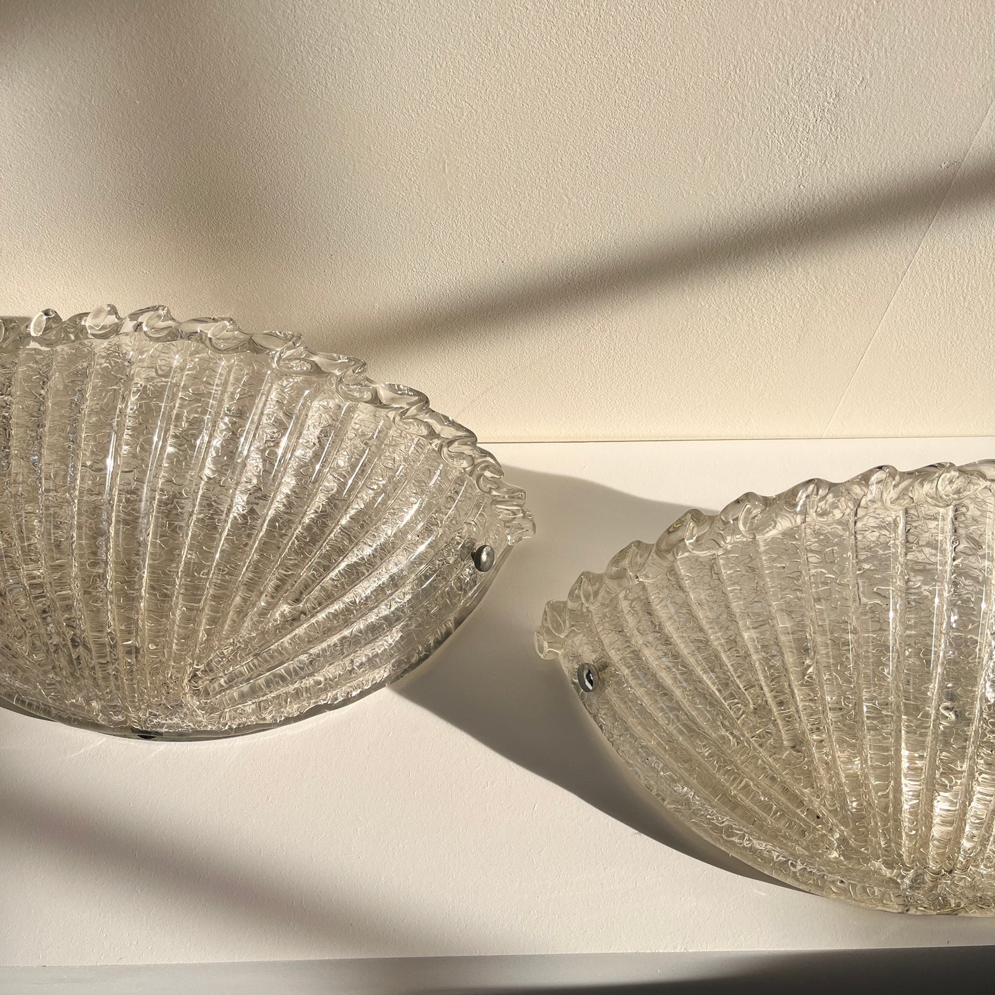 Large Pair of Murano 'Graniglia' Glass Scalloped Wall Lights