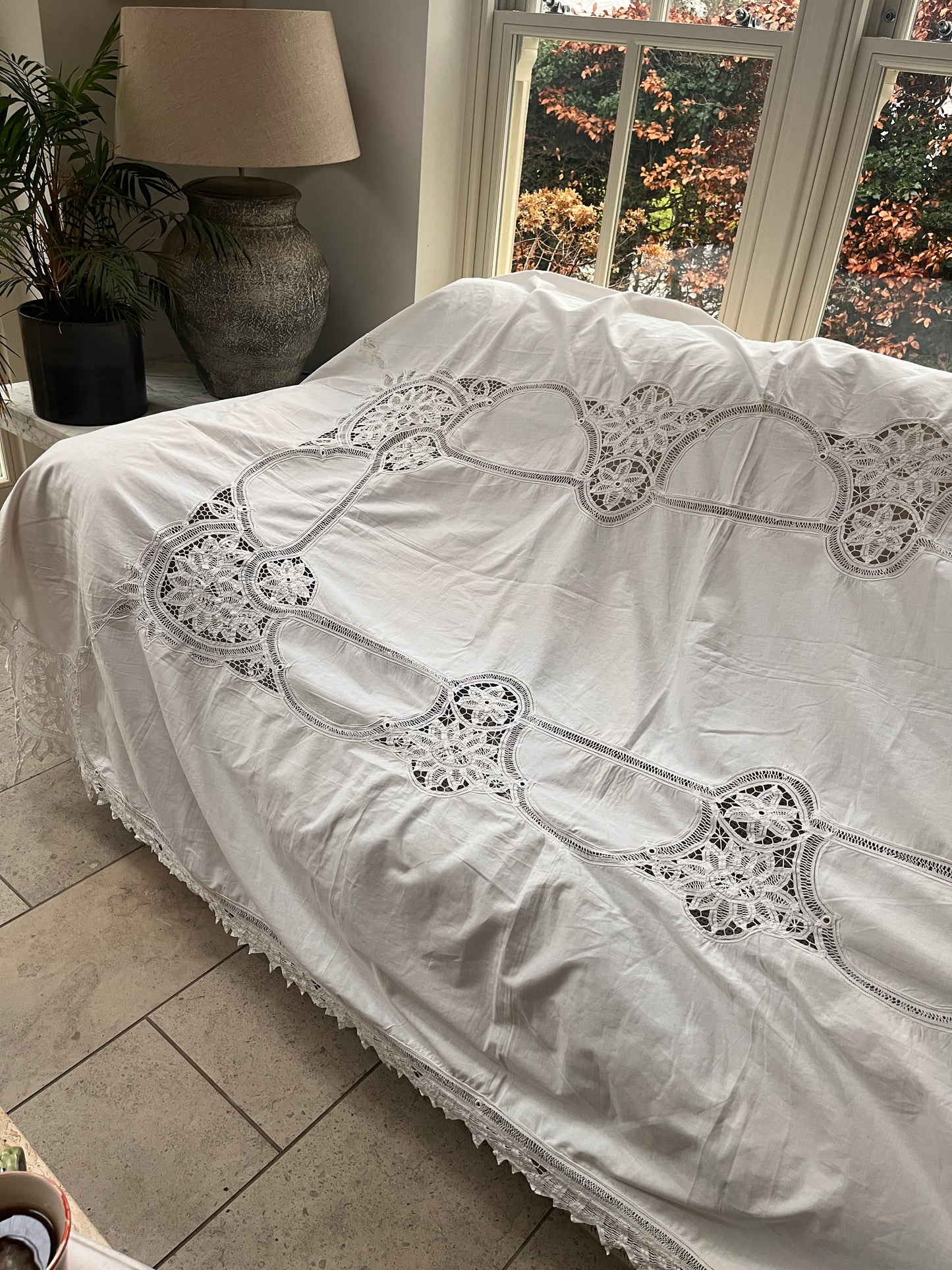 Lace table cloth