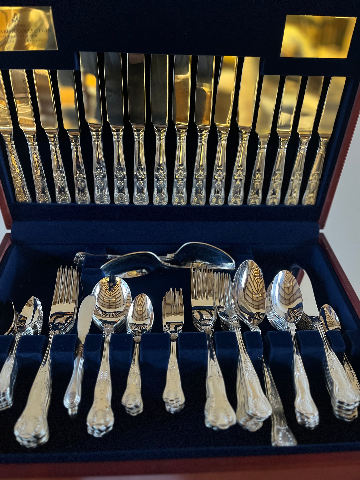 100 Piece Silver Plate Cutlery Set - Viners Shell Motif