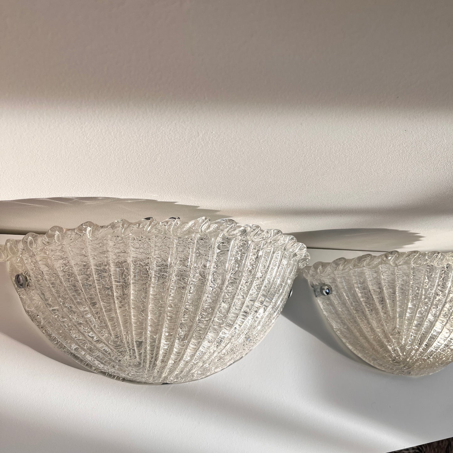 Large Pair of Murano 'Graniglia' Glass Scalloped Wall Lights
