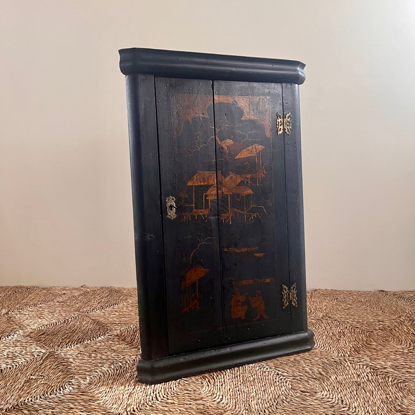 Georgian Chinoiserie Corner Cabinet