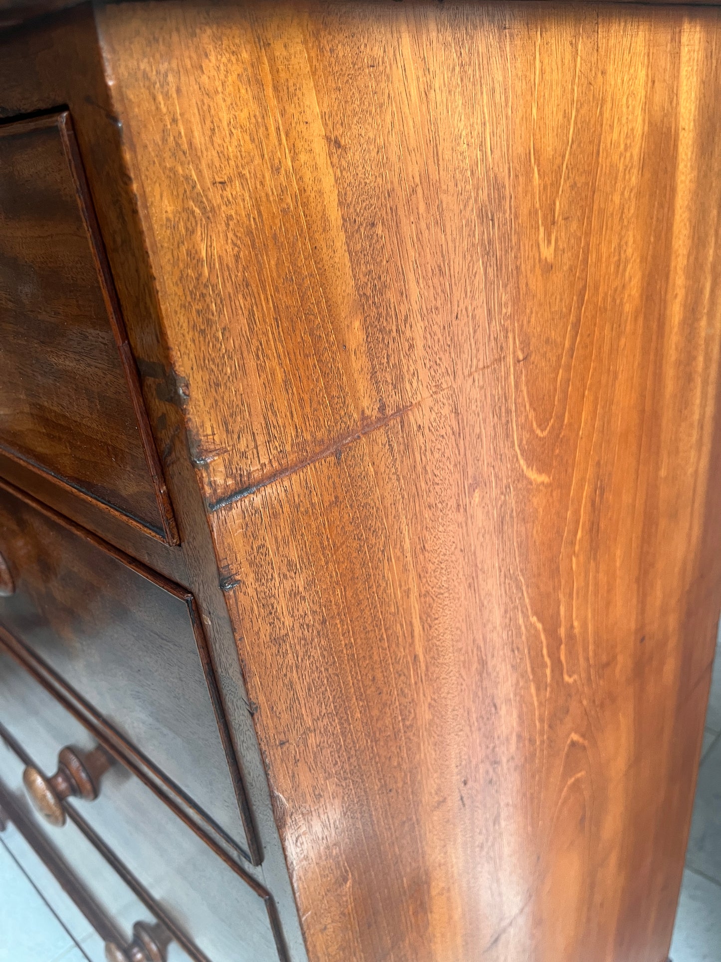 English Mahogany Chest of Drawers C.1900