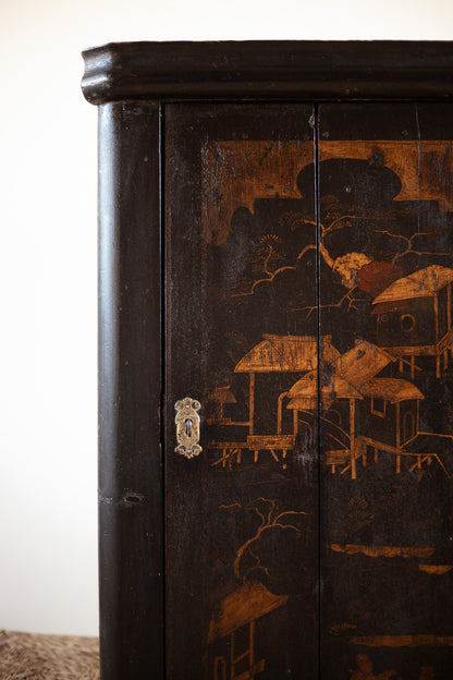 Georgian Chinoiserie Corner Cabinet