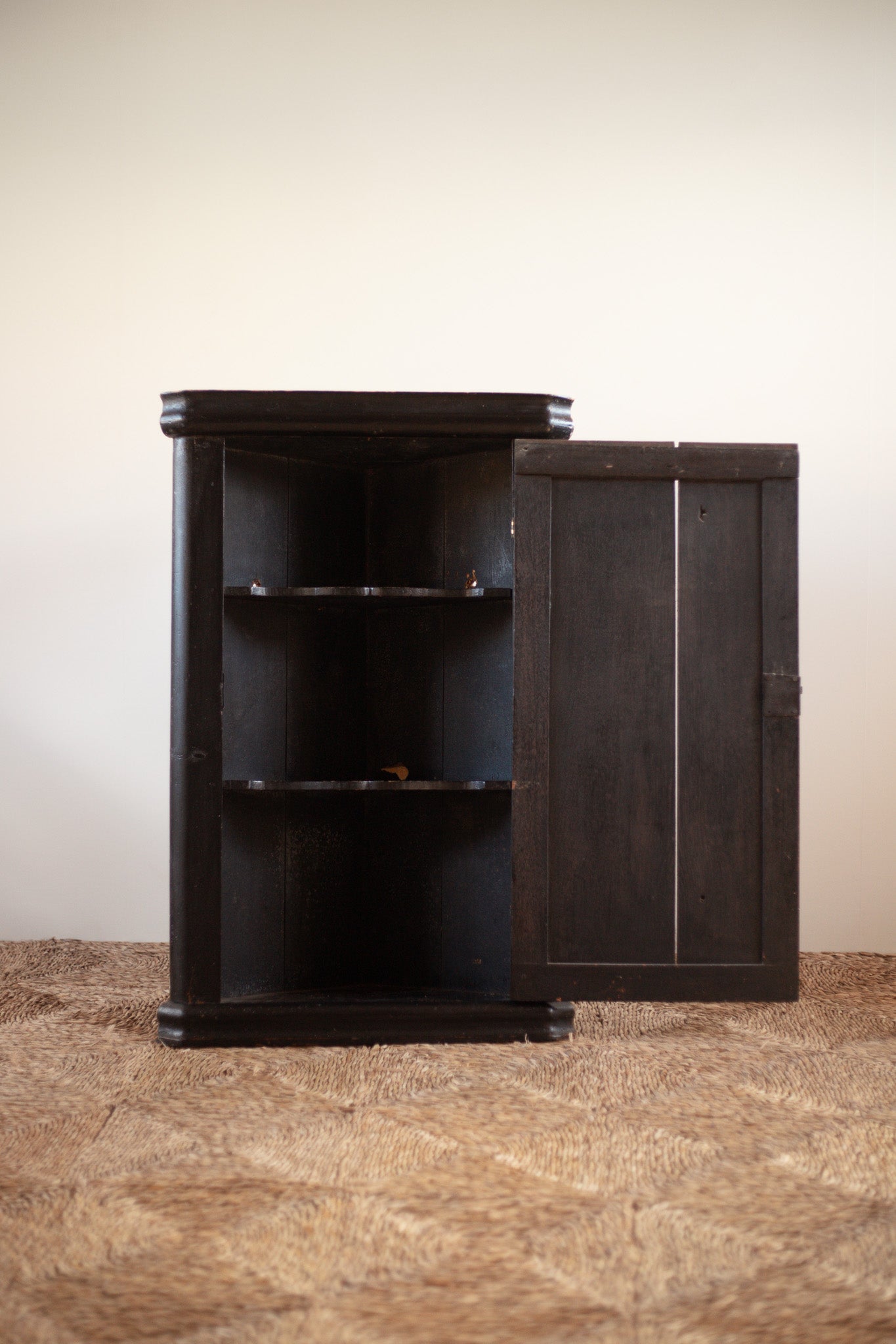 Georgian Chinoiserie Corner Cabinet