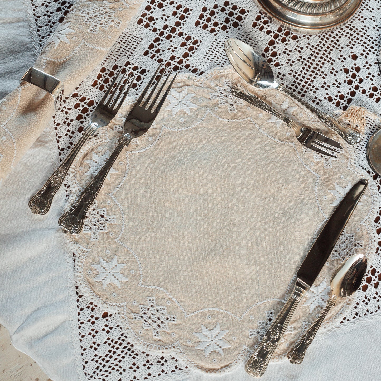 100 Piece Silver Plate Cutlery Set - Viners Shell Motif